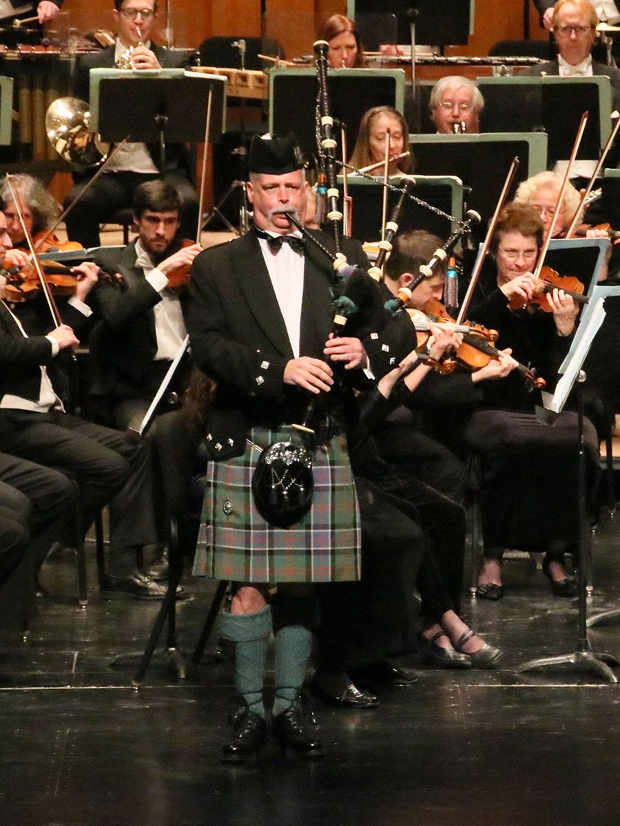 /images/links/l_3013/ManchesterPipeBand_Performance_Connecticut.jpg