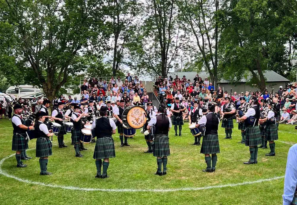 78th Highlanders (Halifax Citadel) Pipe Band