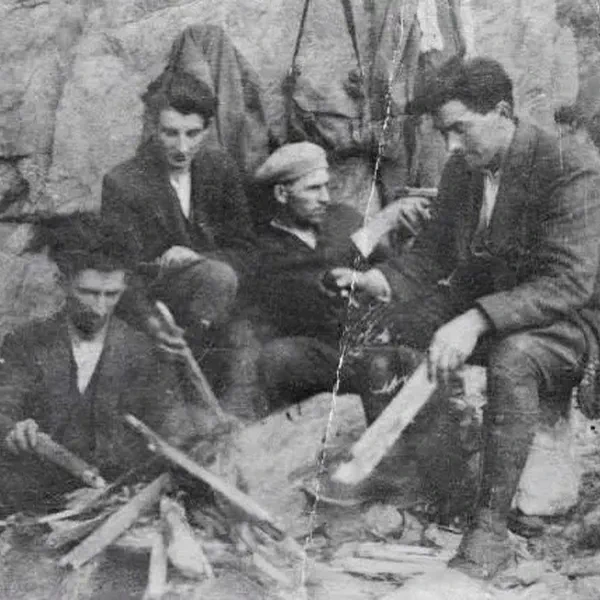 /images/tich/Anti_treaty_IRA_unit_in_Old_Parish.webp
