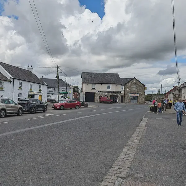 /images/tich/Ballitore_Village_Square.webp