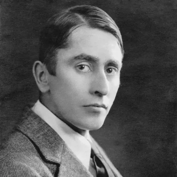 /images/tich/Harry_Clarke_(photo).webp