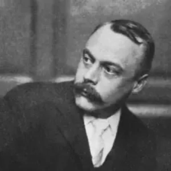 /images/tich/KennethGrahame.webp