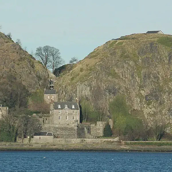 /images/tich/Scotland_Dumbarton_Castle_bordercropped.webp