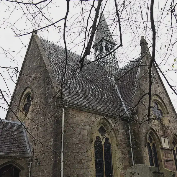 /images/tich/St_Kessog's_Church_And_Churchyard.webp