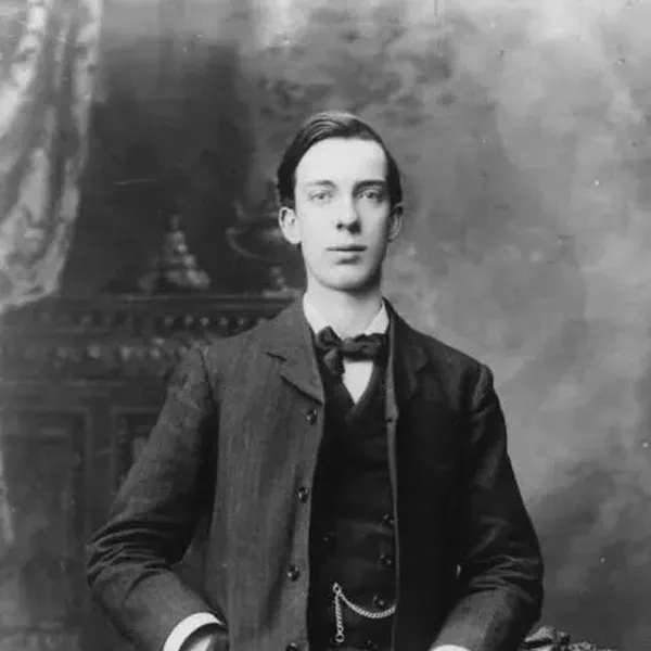 /images/tich/willie_pearse_318.webp